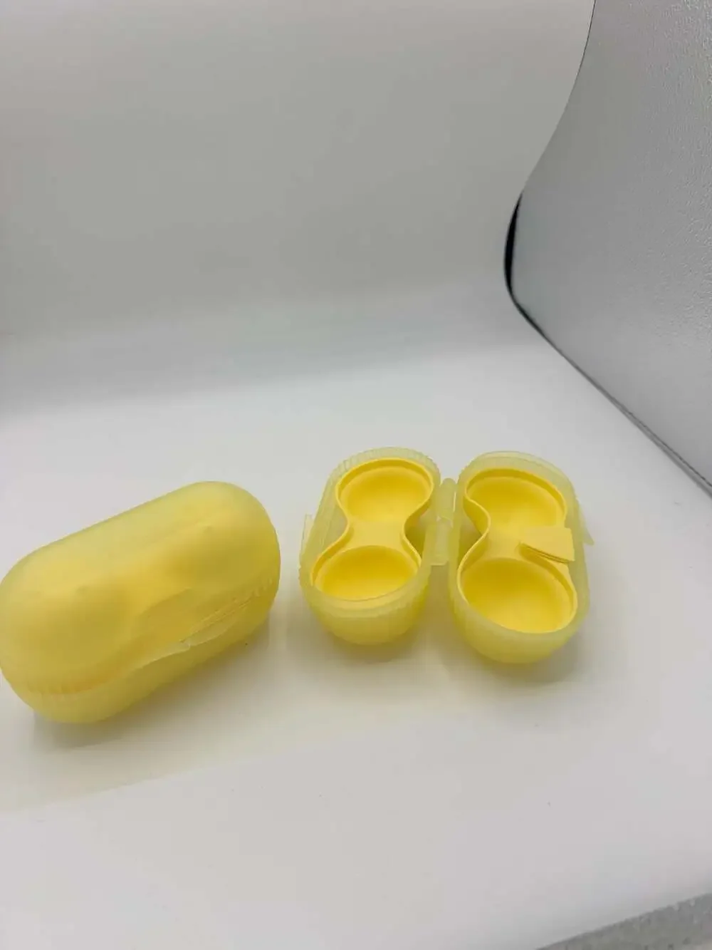 Tupperware 2-Egg Holder Carrier with Built-in Salt Shaker, Yellow